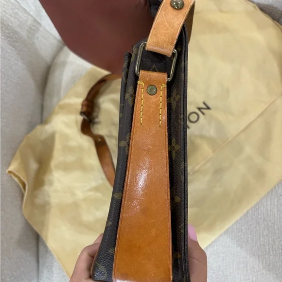 Authentic Louis Vuitton cartouchiere GM monogram crossbody vintage - Picture 11 of 13